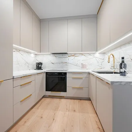 Hello Sea Salt Z Ogrodkiem I Prywatnym Miejscem Postojowym Lägenhet