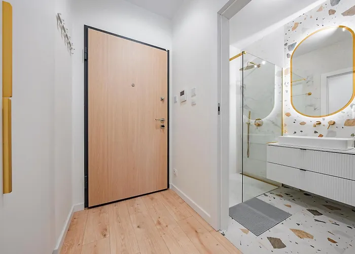 Hello Sea Salt Z Ogrodkiem I Prywatnym Miejscem Postojowym * غدانسك