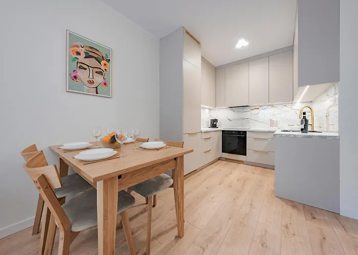 شقة Hello Sea Salt Z Ogrodkiem I Prywatnym Miejscem Postojowym غدانسك