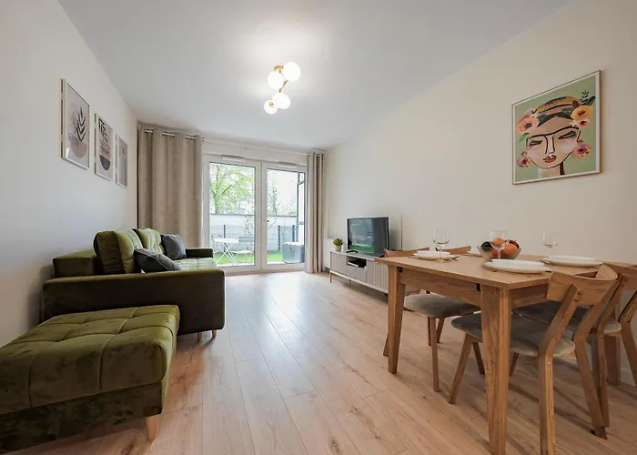 Hello Sea Salt Z Ogrodkiem I Prywatnym Miejscem Postojowym غدانسك